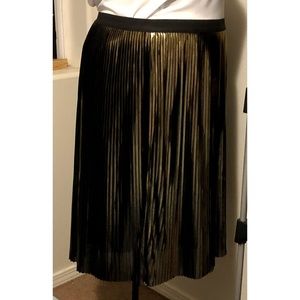 Gold Mini-Pleat Knee Length Skirt